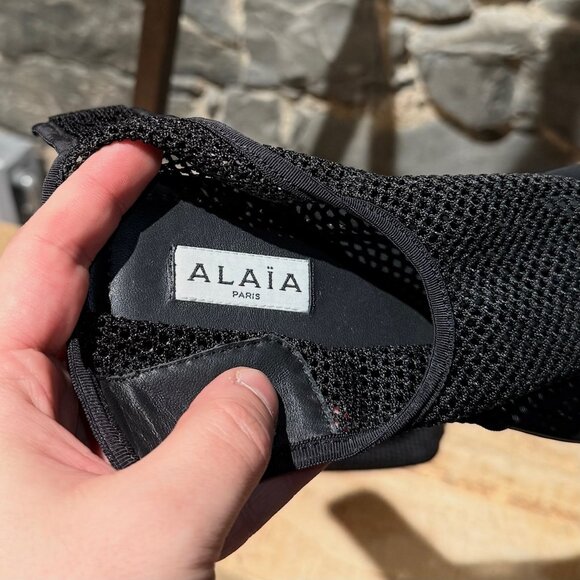 Alaïa Black Fishnet Mesh Thong Sandals - Picture 11 of 11